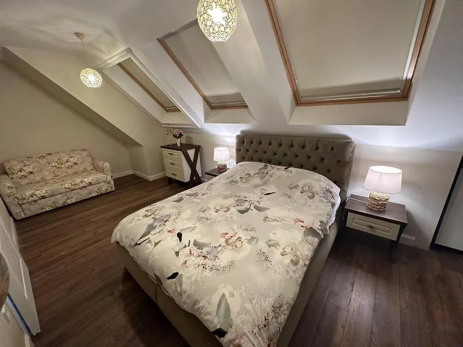 Prime Location! Outdoor Dining! Apartment Varna