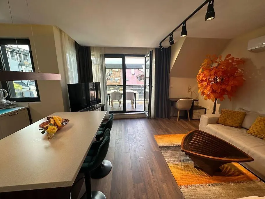 Prime Location! Outdoor Dining! Apartment Varna