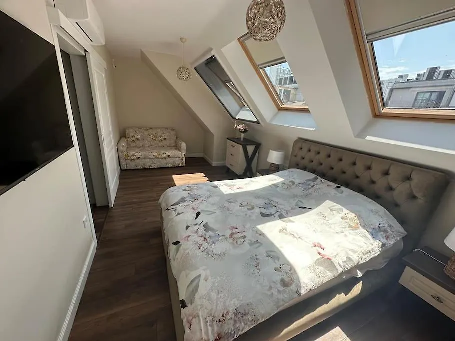 Prime Location! Outdoor Dining! Apartment Varna